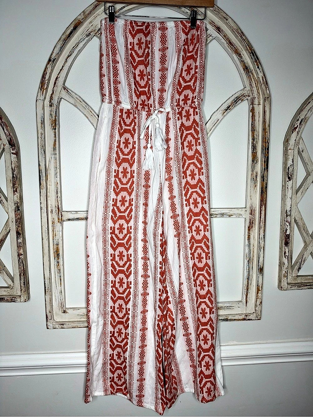 Elan Wide Leg Printed Pants in White & Orange- Size Medium- EUC